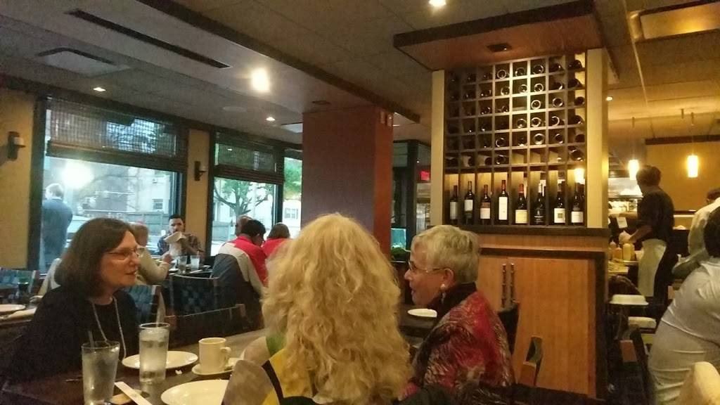 Wild Ginger Asian Bistro | restaurant | 3655 Edwards Rd, Cincinnati, OH 45208, USA | 5135339500 OR +1 513-533-9500