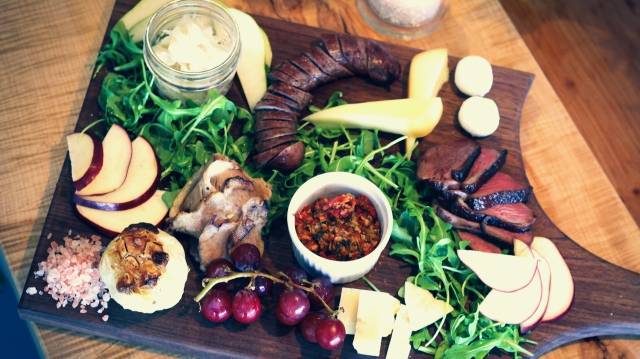 Swine and Vine | restaurant | 295 Lancaster St W, Kitchener, ON N2H 6H6, Canada | 2264764418 OR +1 226-476-4418