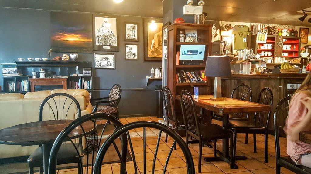 Emerald City | cafe | 3938 N Sheridan Rd, Chicago, IL 60613, USA | 7738573041 OR +1 773-857-3041