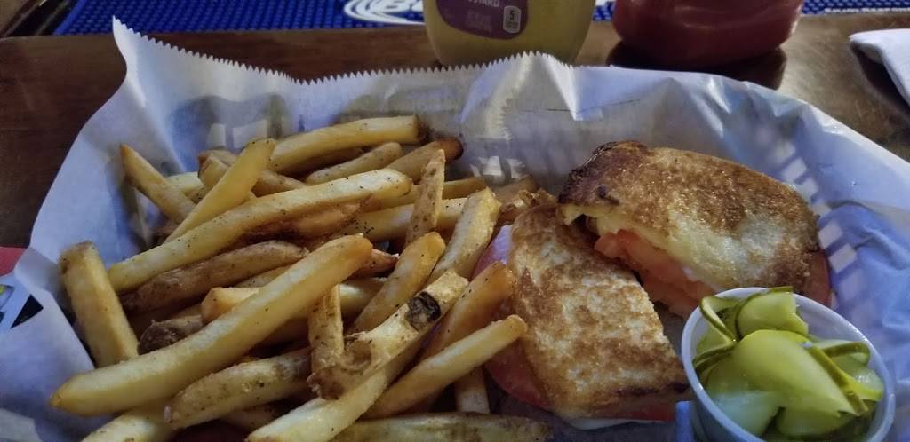 Turf Restaurant | restaurant | 142 Grand St, Waterbury, CT 06702, USA | 2037536256 OR +1 203-753-6256