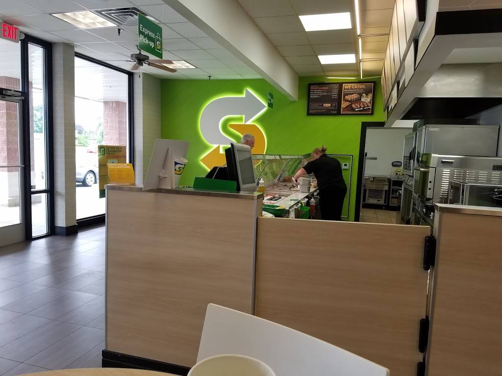 Subway Restaurants | restaurant | 216 E Fairmount St, Coopersburg, PA 18036, USA | 4848639090 OR +1 484-863-9090