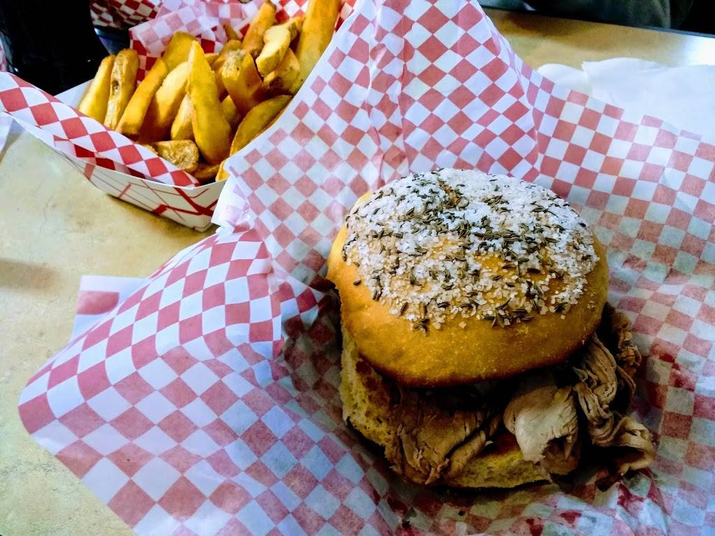 Castaways Waterfront Bar and Grill | restaurant | 188 Kennedy Ave, Angola, NY 14006, USA | 7165496090 OR +1 716-549-6090