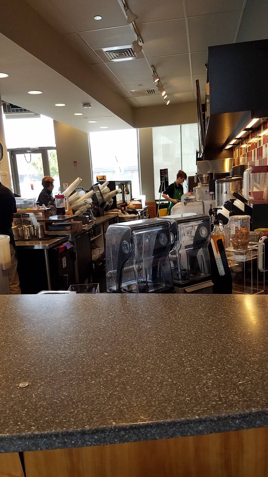 Starbucks | cafe | 101 Linden St, Wellesley, MA 02482, USA | 7812352390 OR +1 781-235-2390