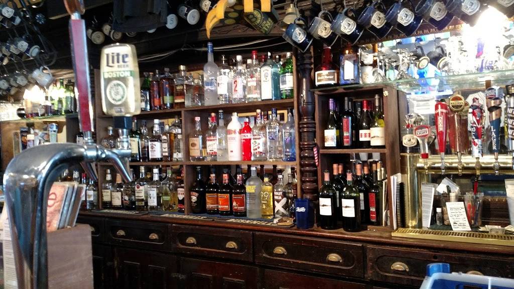 Rollies Bar and Grill | restaurant | 37 Main St, Belfast, ME 04915, USA | 2073384502 OR +1 207-338-4502