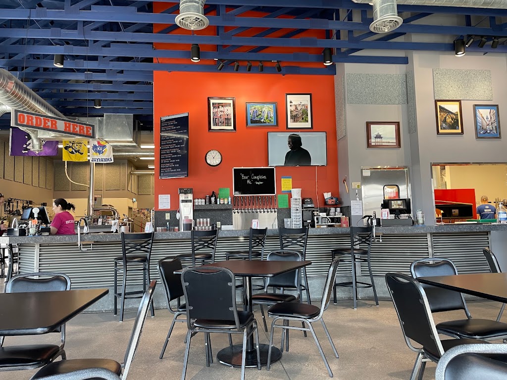 Dodge City Brewing | restaurant | 701 3rd Ave, Dodge City, KS 67801, USA | 6203713999 OR +1 620-371-3999