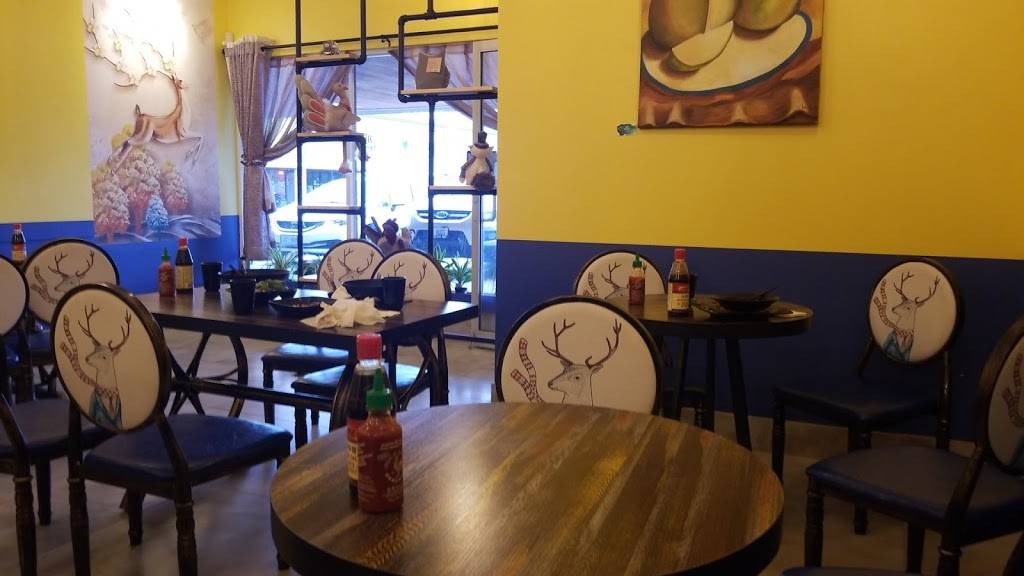 Thai Tanic | restaurant | 13-35 Harvard Rd, Guelph, ON N1G 3A2, Canada | 5197670719 OR +1 519-767-0719