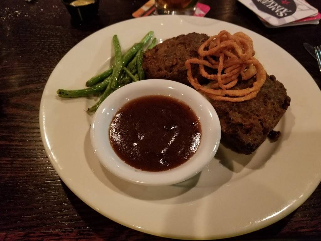 Crosstown Grille | restaurant | 620 Crosstown Drive, Peachtree City, GA 30269, USA | 6788331190 OR +1 678-833-1190