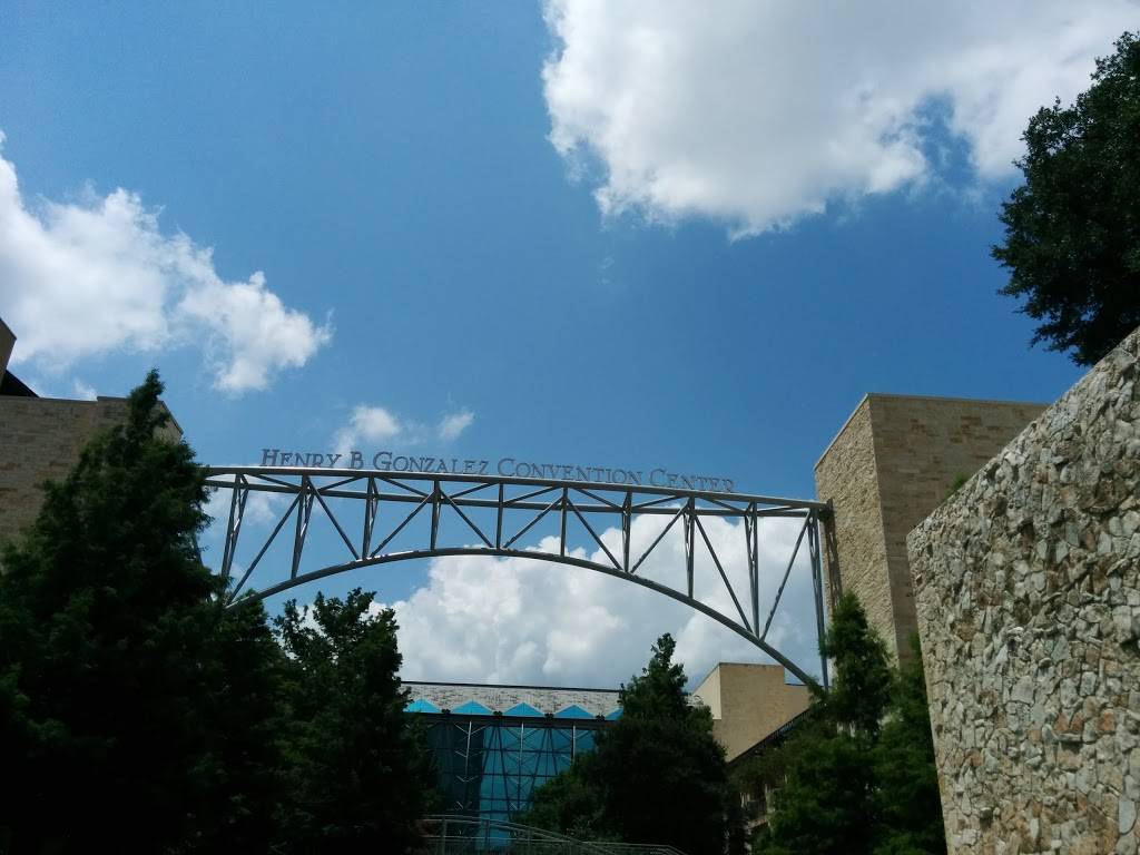 Rivercenter Comedy Club | restaurant | 618 I-410, San Antonio, TX 78216, USA | 2105418805 OR +1 210-541-8805