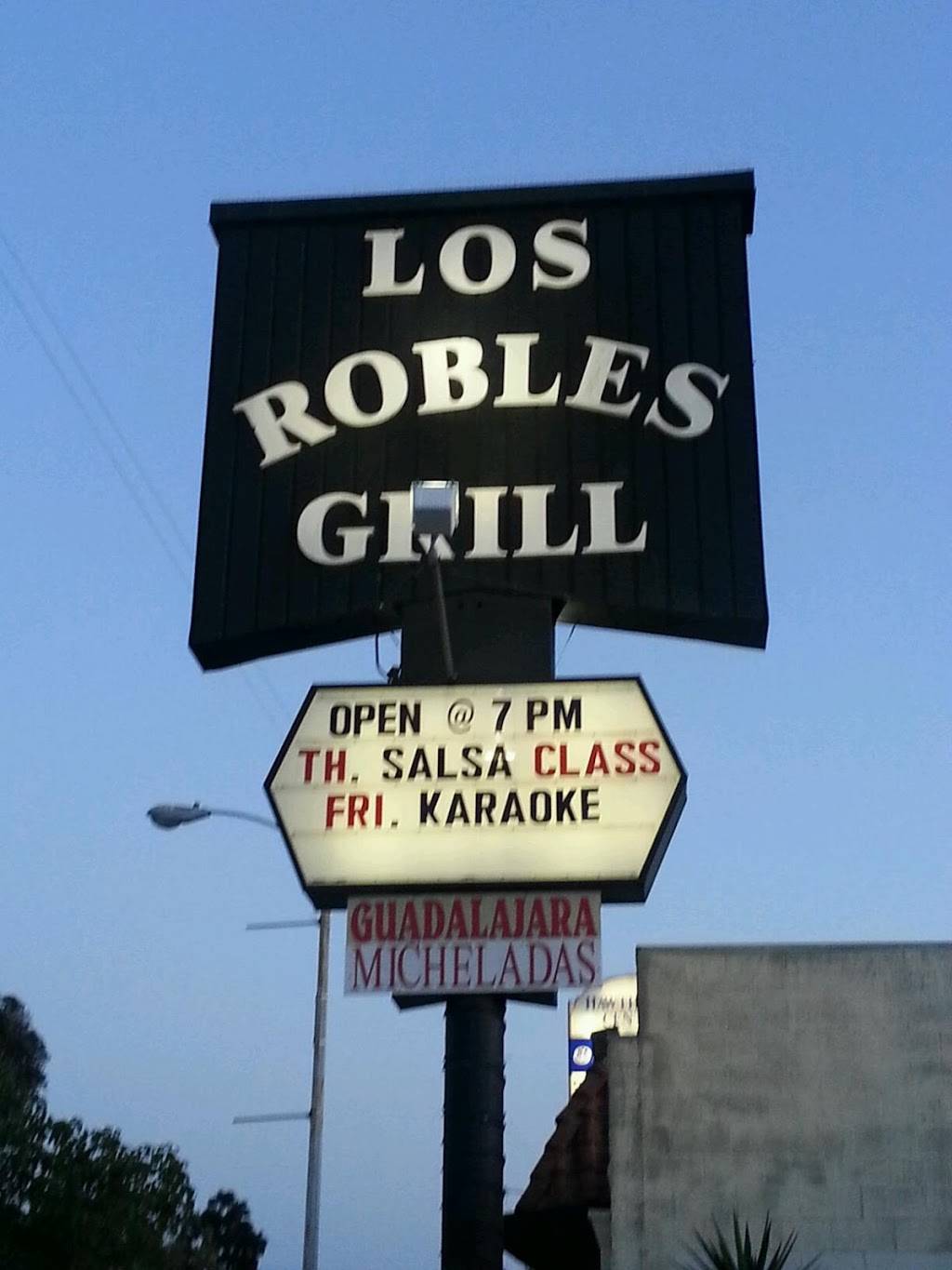 Los Robles Grill | restaurant | 14101 Hawthorne Blvd, Hawthorne, CA 90250, USA | 3106792051 OR +1 310-679-2051