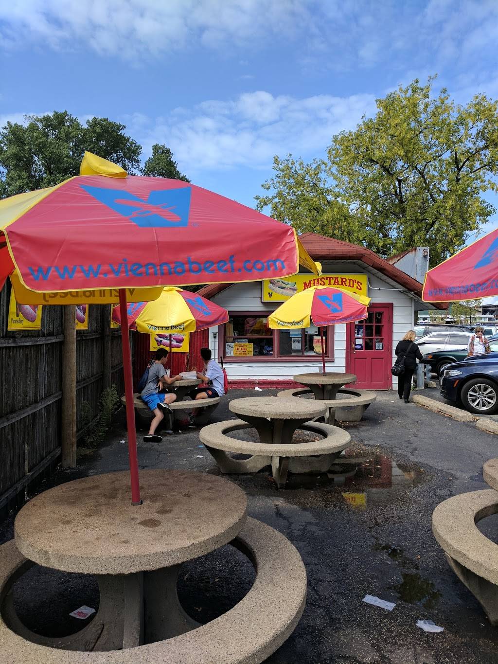 Mustards Last Stand | meal takeaway | 1613 Central St, Evanston, IL 60201, USA | 8478642700 OR +1 847-864-2700