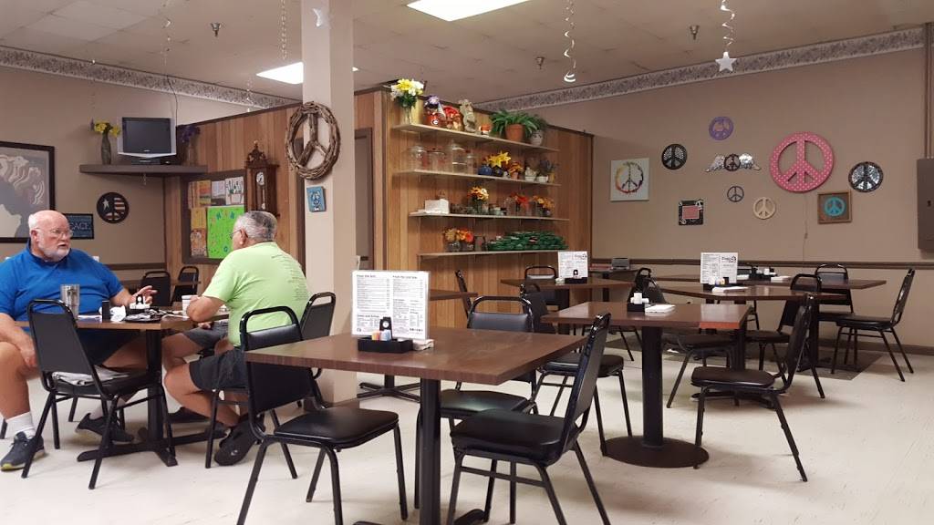 Maggie Maes | restaurant | 203 Gloucester St, Brunswick, GA 31520, USA | 9122641543 OR +1 912-264-1543