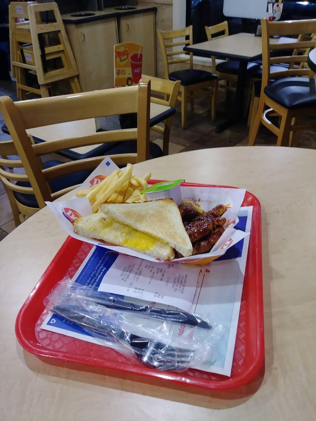 Dairy Queen Grill & Chill | restaurant | 2678 N Hwy 67, Florissant, MO 63033, USA | 3148375655 OR +1 314-837-5655