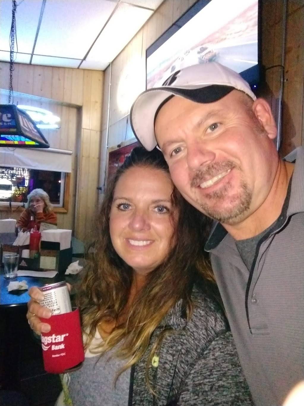 Gumbys | restaurant | 102 S Eau Claire St, Mondovi, WI 54755, USA | 7159264431 OR +1 715-926-4431