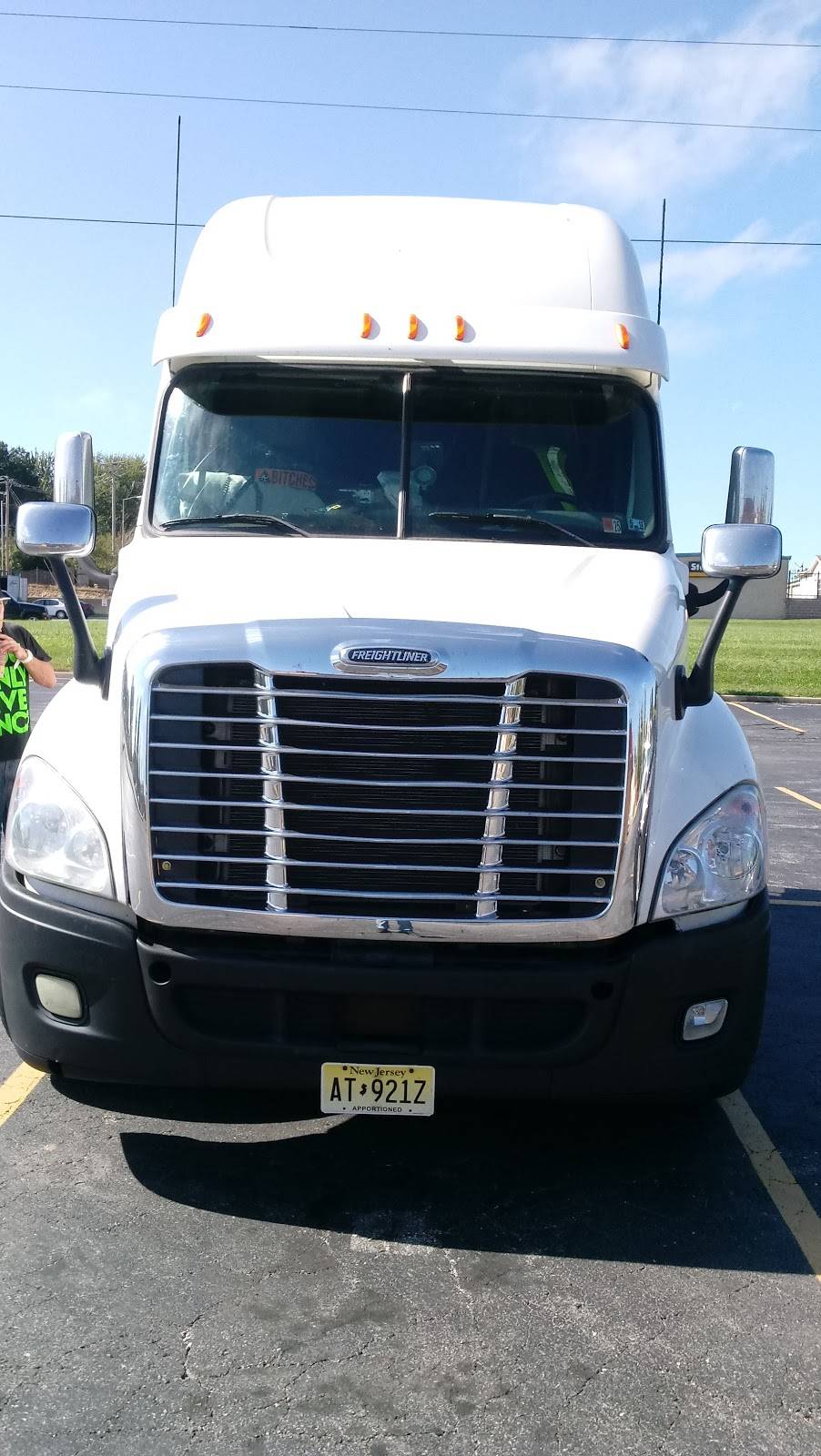 Dunkin | bakery | 2400 South, Rte 291, Independence, MO 64057, USA | 8169443544 OR +1 816-944-3544