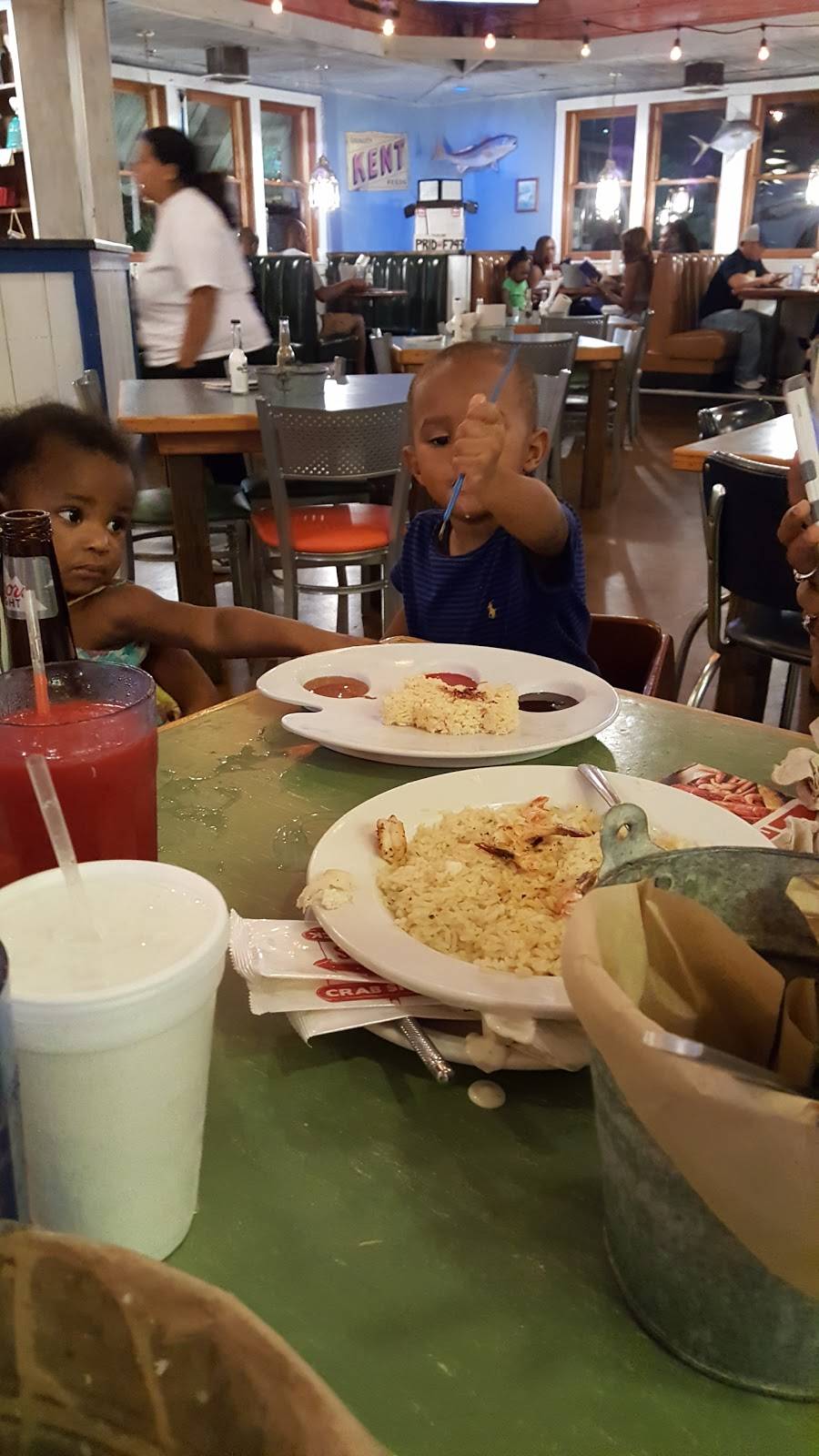 Joes Crab Shack | restaurant | 3239 Silverlake Village Dr, Pearland, TX 77584, USA | 7134368880 OR +1 713-436-8880