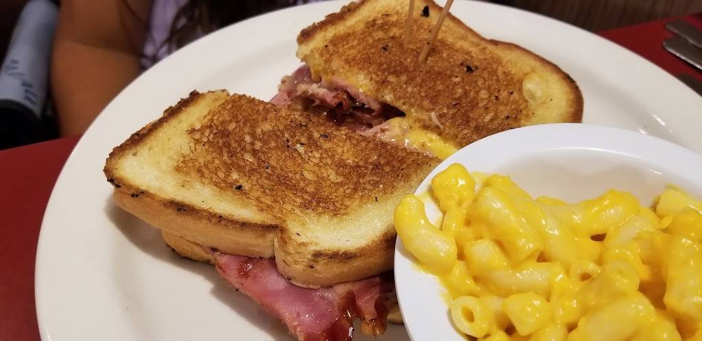 Bullocks Bar-B-Cue | restaurant | 3330 Quebec Dr, Durham, NC 27705, USA | 9193833211 OR +1 919-383-3211