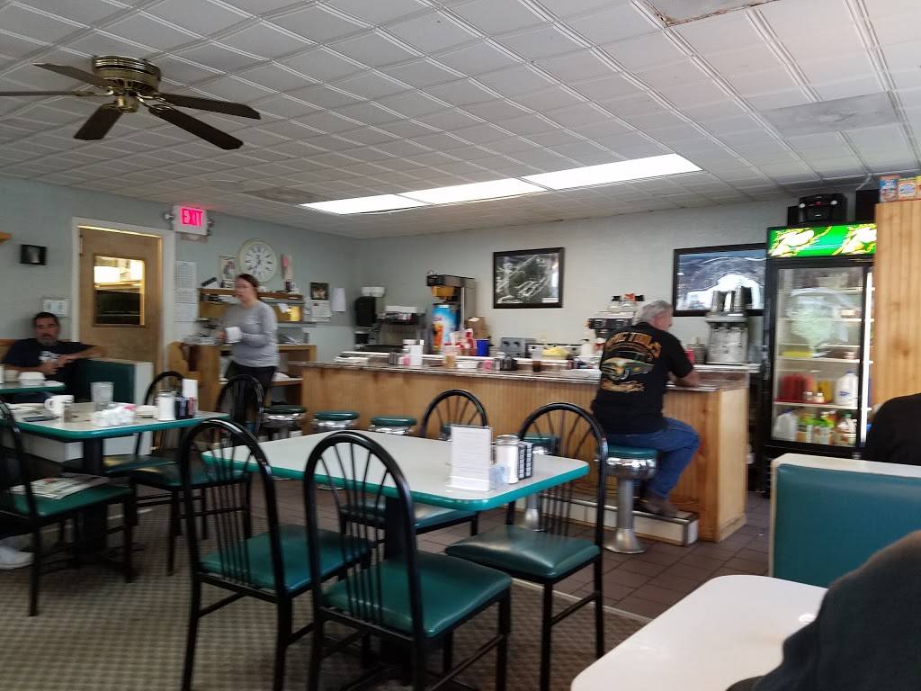 Sammys | restaurant | 625 River St, Painesville, OH 44077, USA | 4403571417 OR +1 440-357-1417