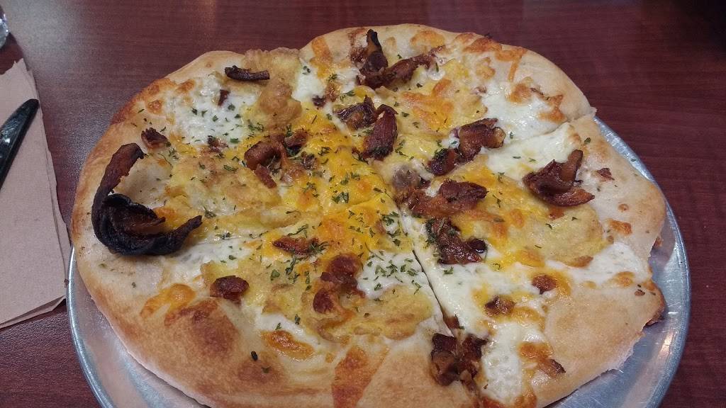 Courthouse Market & Grill | restaurant | 2962 River Rd W, Goochland, VA 23063, USA | 8045569030 OR +1 804-556-9030