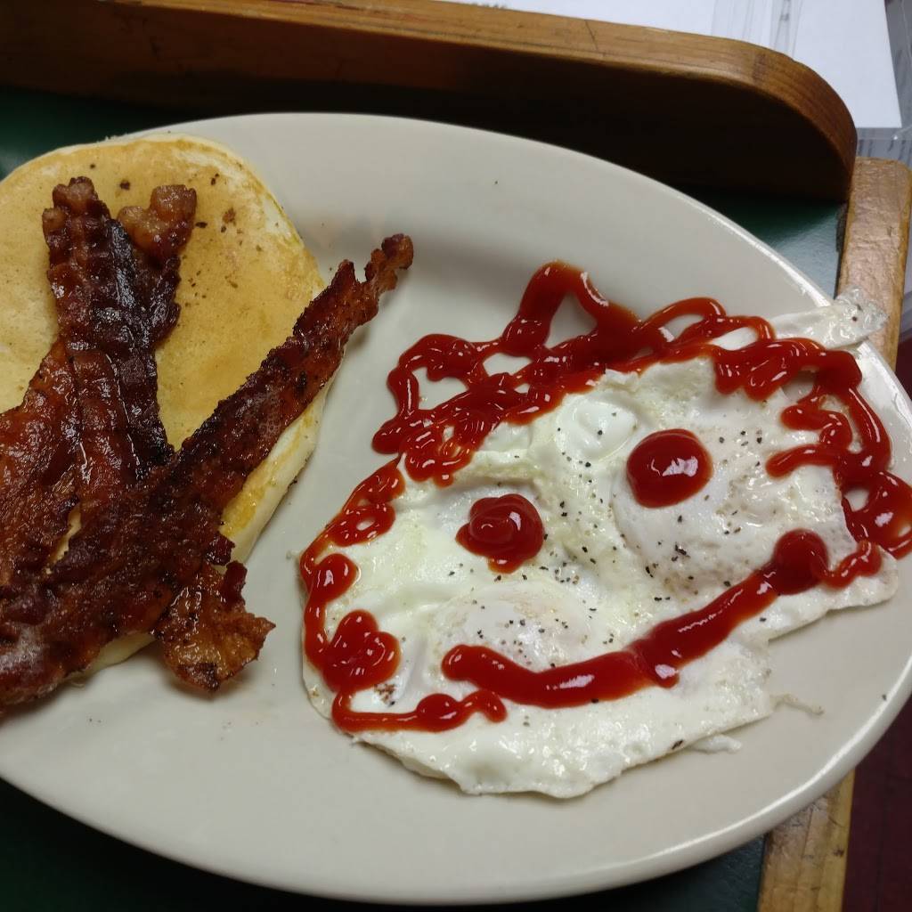 Molly-O’s | restaurant | 2 Main St, York, ME 03909, USA | 2076060762 OR +1 207-606-0762