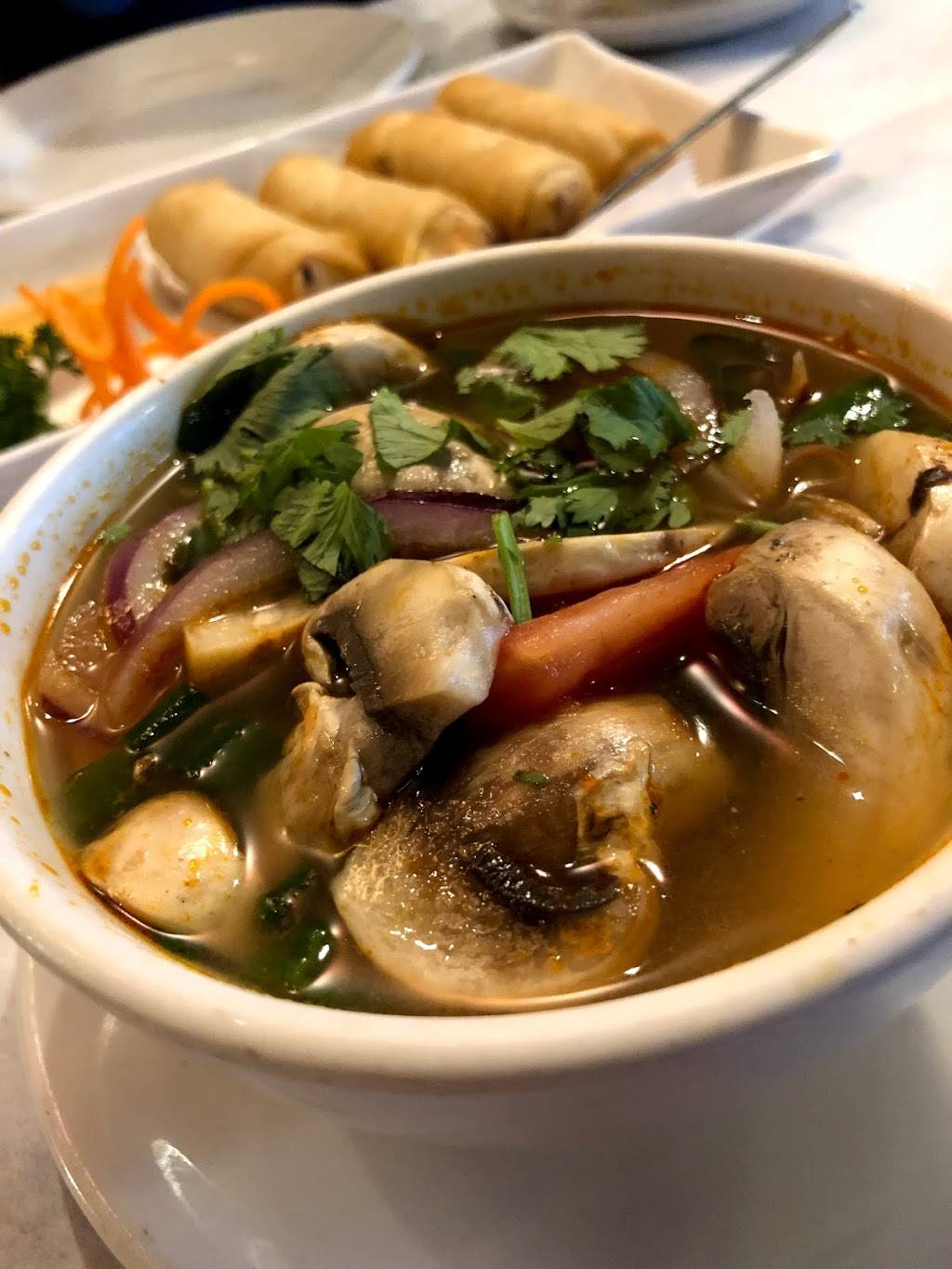 Big Thai Restaurant | restaurant | 201 TX-332 B300, Lake Jackson, TX 77566, USA | 9795299278 OR +1 979-529-9278