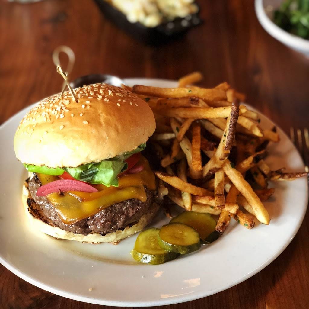 Clay Pigeon Food & Drink | restaurant | 2731 White Settlement Rd, Fort Worth, TX 76107, USA | 8178828065 OR +1 817-882-8065