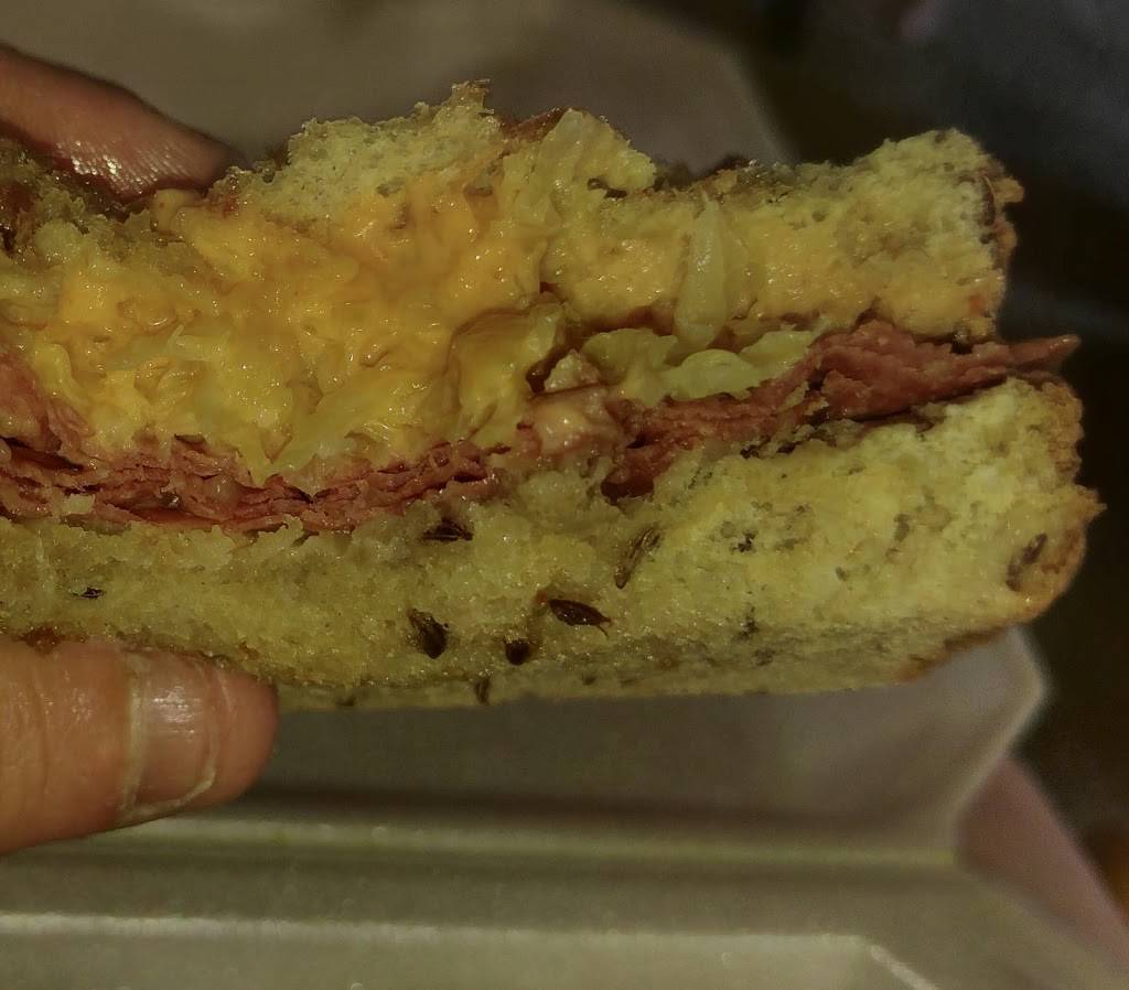 Bleus Family Dining | restaurant | 923 Main St, Winfield, KS 67156, USA | 6202212233 OR +1 620-221-2233