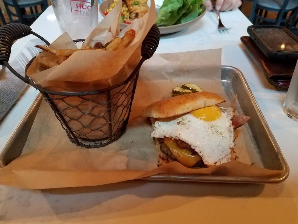 Downtown Social | restaurant | 386 W San Antonio St, New Braunfels, TX 78130, USA | 8302146650 OR +1 830-214-6650