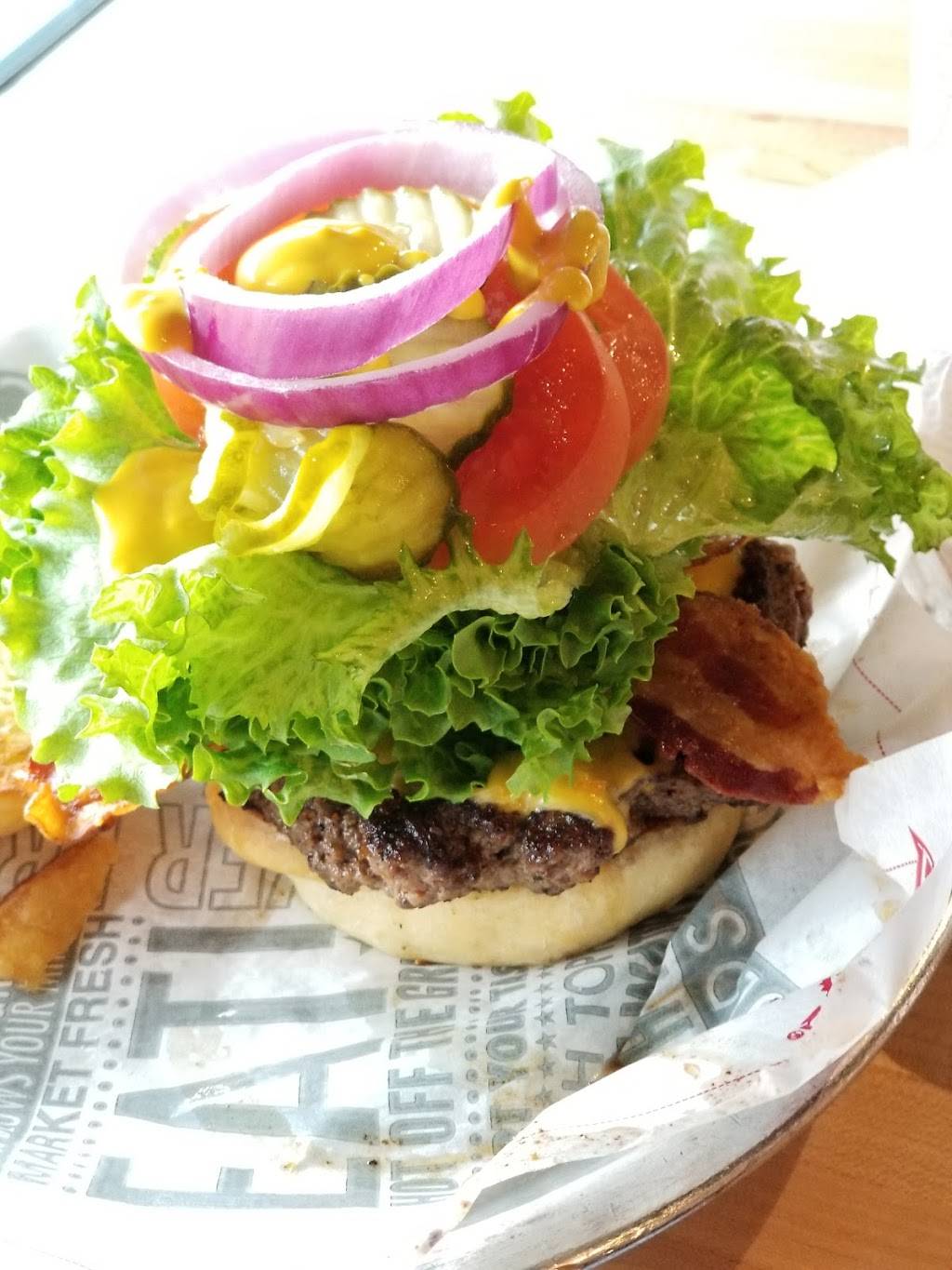 Fuddruckers | restaurant | 13010 Northwest Fwy, Houston, TX 77040, USA | 7134624508 OR +1 713-462-4508