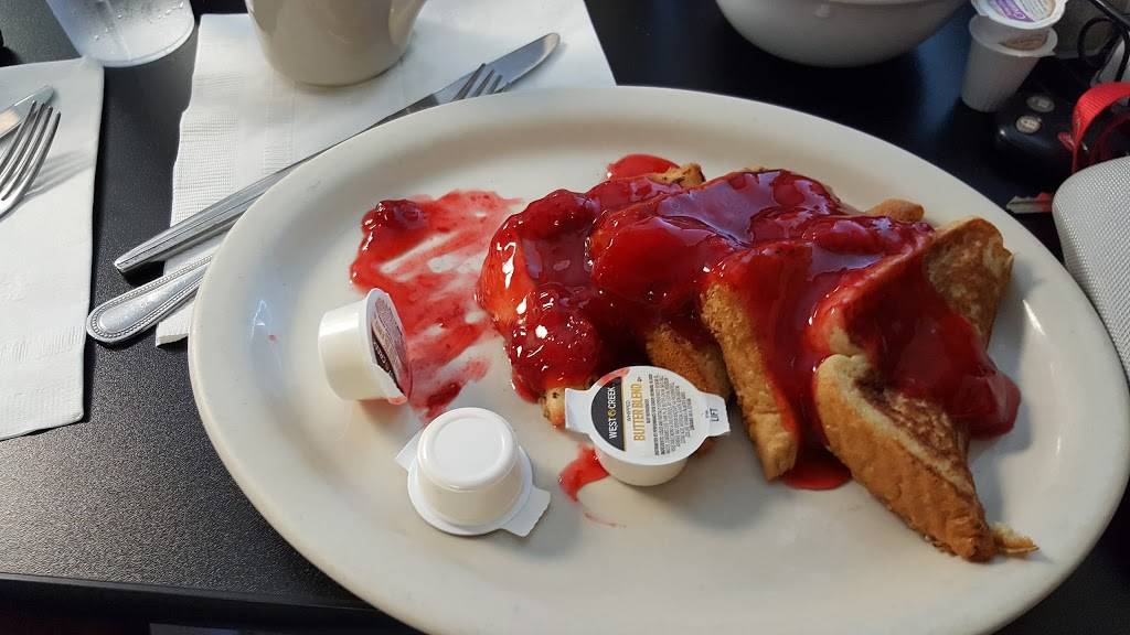 Markos Diner | restaurant | 16305 San Carlos Blvd, Fort Myers, FL 33908, USA | 2392049172 OR +1 239-204-9172