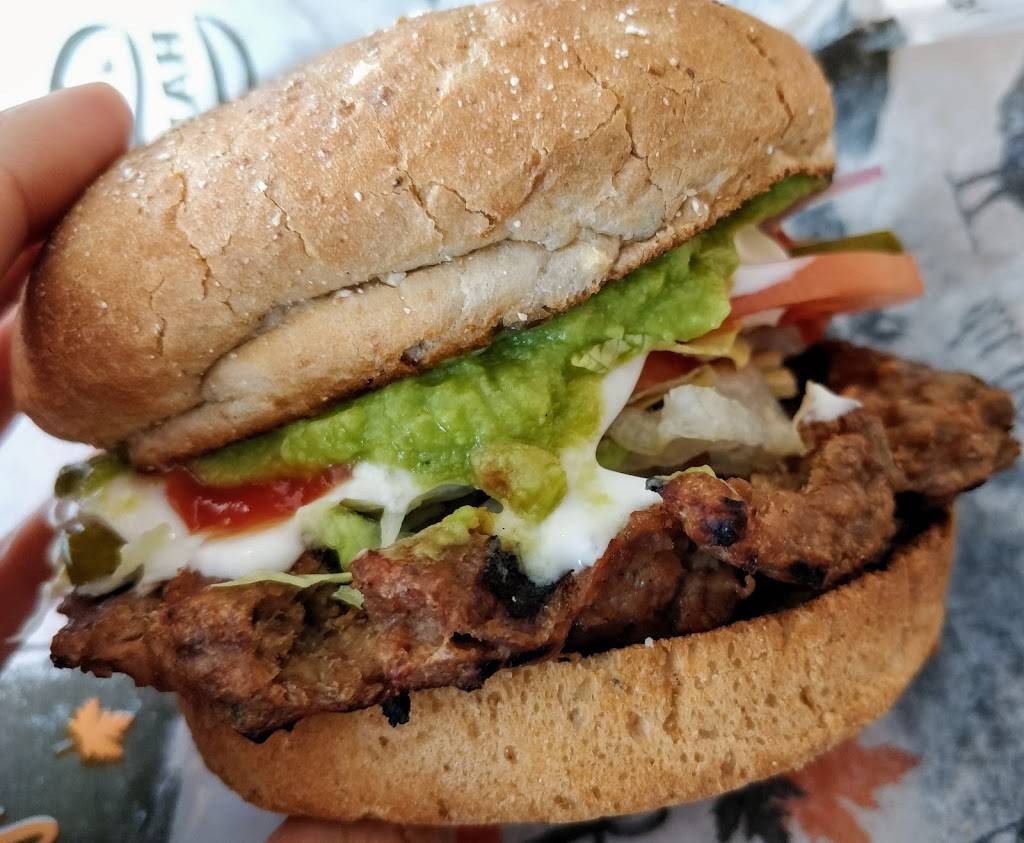 Harveys | restaurant | 2211 County Road #28, Port Hope, ON L1A 3W4, Canada | 9058851400 OR +1 905-885-1400