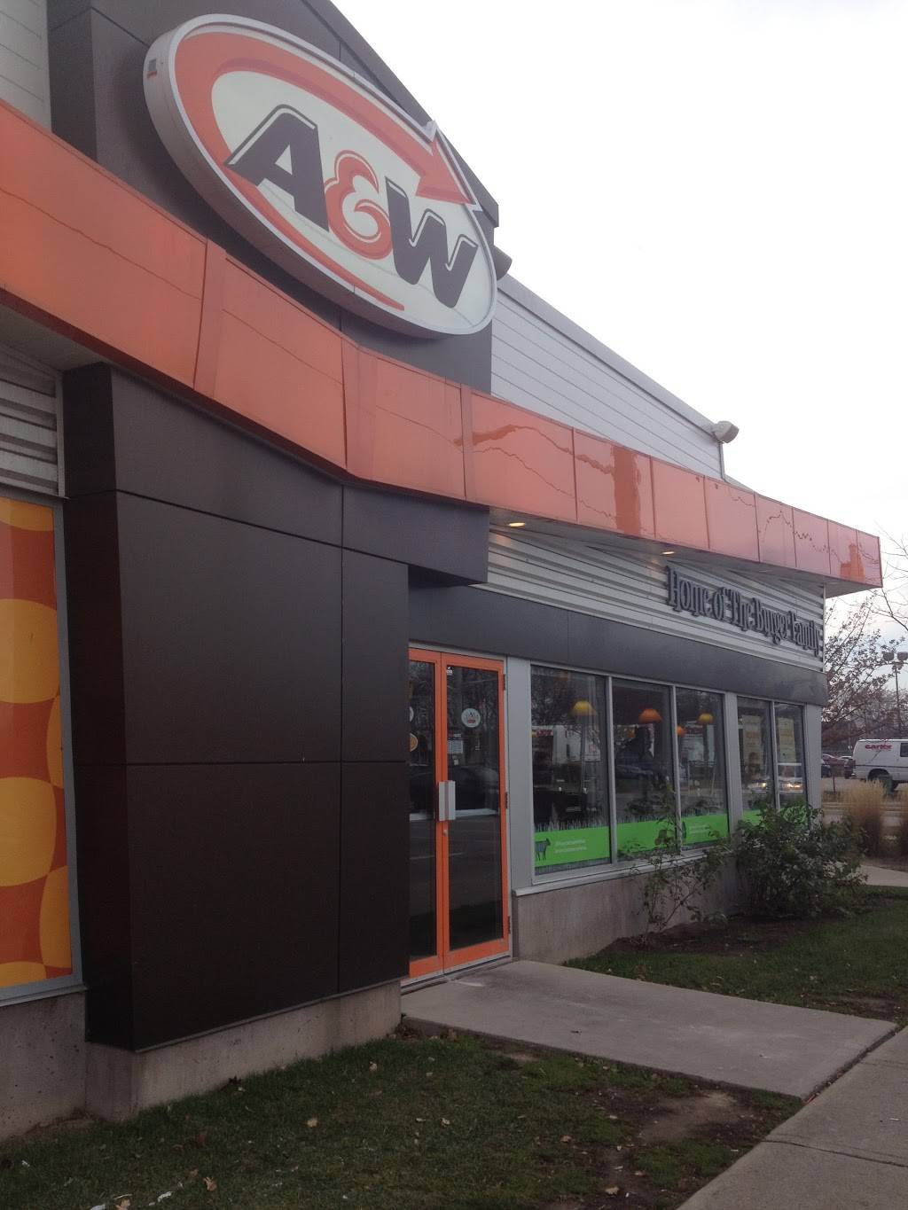 A&W Canada | restaurant | 190 Barton St E, Hamilton, ON L8L 2W8, Canada | 2894261986 OR +1 289-426-1986