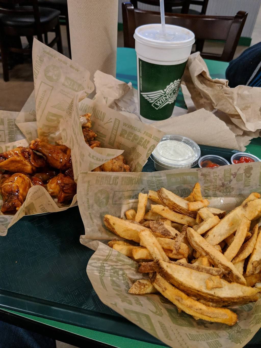 Wingstop | restaurant | 3803 Merle Hay Rd, Des Moines, IA 50310, USA | 5152549464 OR +1 515-254-9464