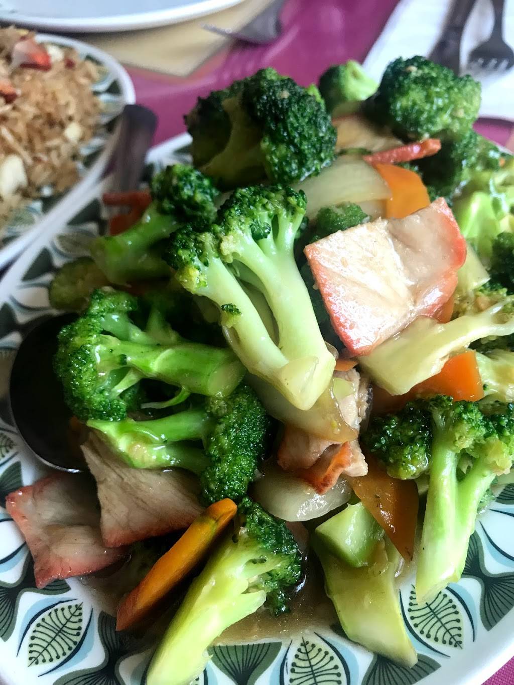 Lams Restaurant | restaurant | 2 Stover St N, Norwich, ON N0J 1P0, Canada | 5198633441 OR +1 519-863-3441