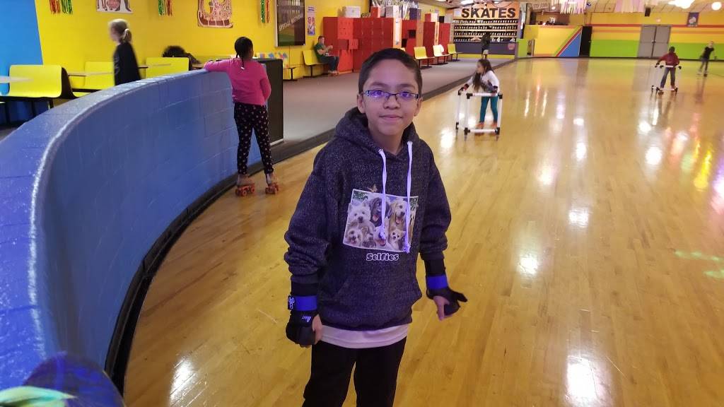 United Skates of America | cafe | 30325 Palisades Pkwy, Wickliffe, OH 44092, USA | 4409445301 OR +1 440-944-5301