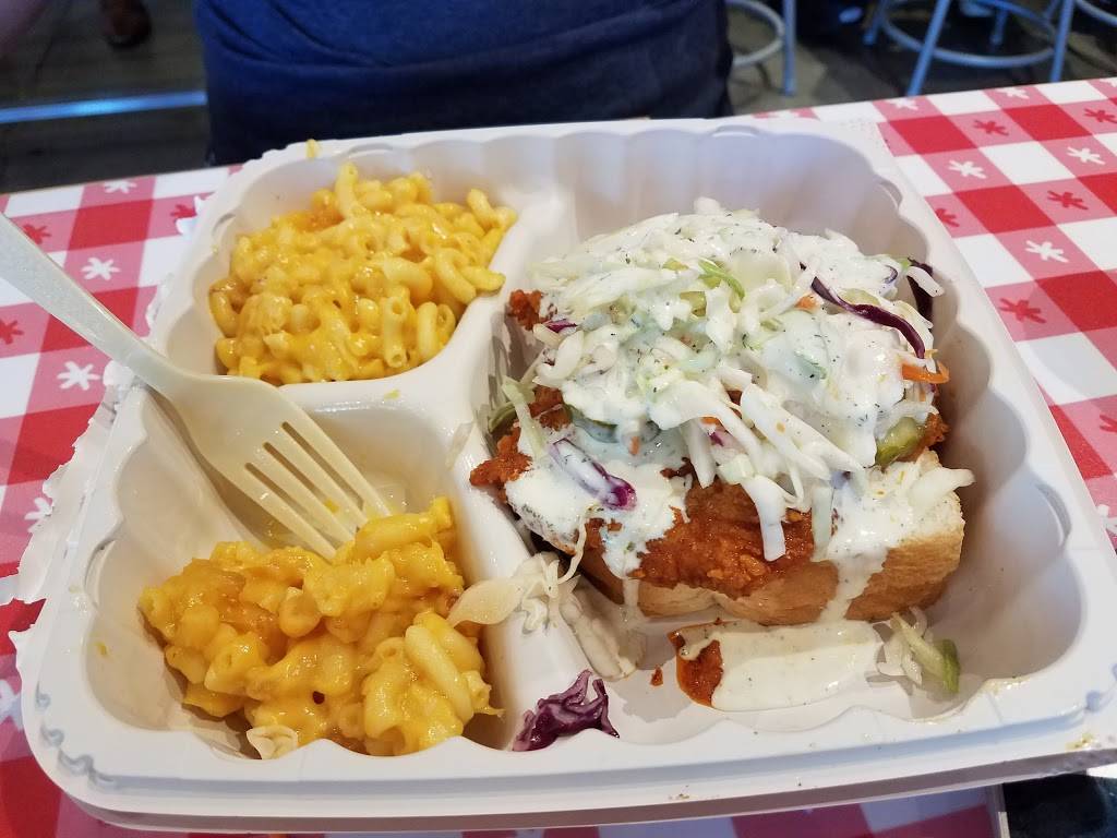 Hot Chicken Takeover | restaurant | 4203 N High St, Columbus, OH 43214, USA | 6147541151 OR +1 614-754-1151