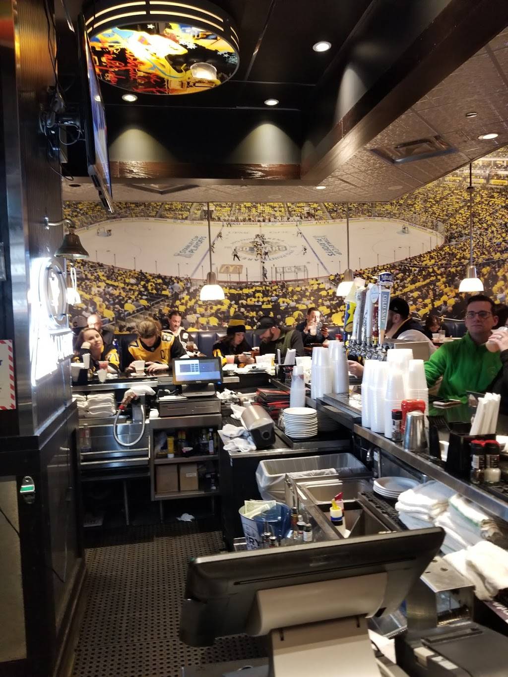 TGI Fridays | restaurant | 1027 Fifth Ave, Pittsburgh, PA 15219, USA | 4124711736 OR +1 412-471-1736