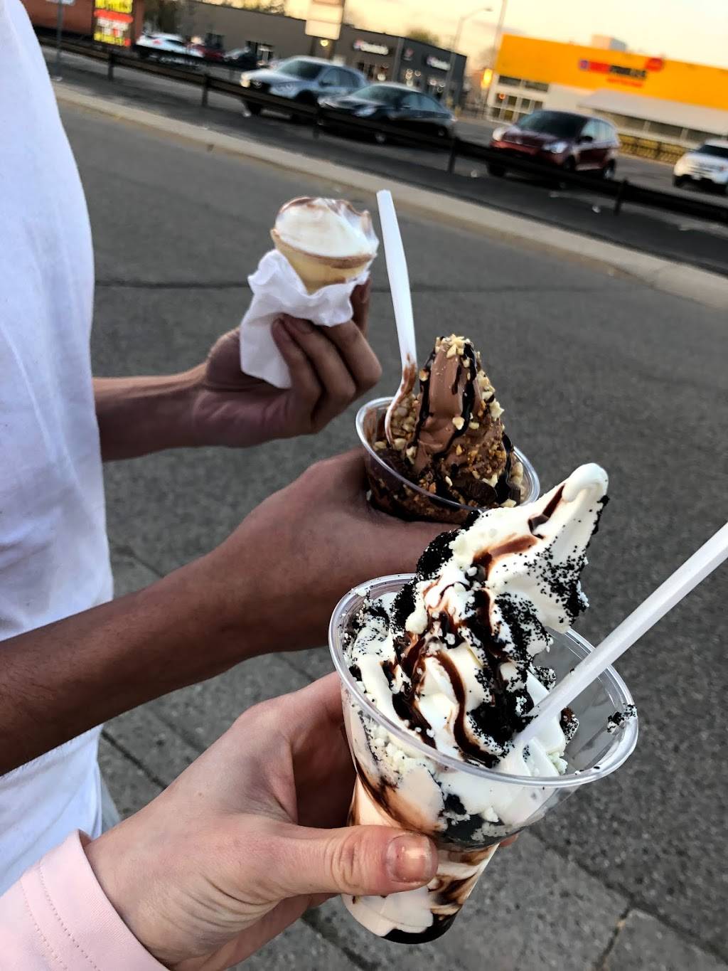 OMG Ice Cream | restaurant | 122 Colborne St W, Brantford, ON N3T 1L1, Canada | 5197500394 OR +1 519-750-0394