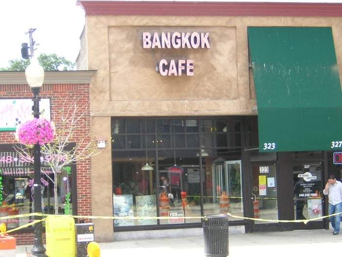 Bangkok Cafe | restaurant | 323 W Nine Mile Rd, Ferndale, MI 48220, USA | 2485485373 OR +1 248-548-5373