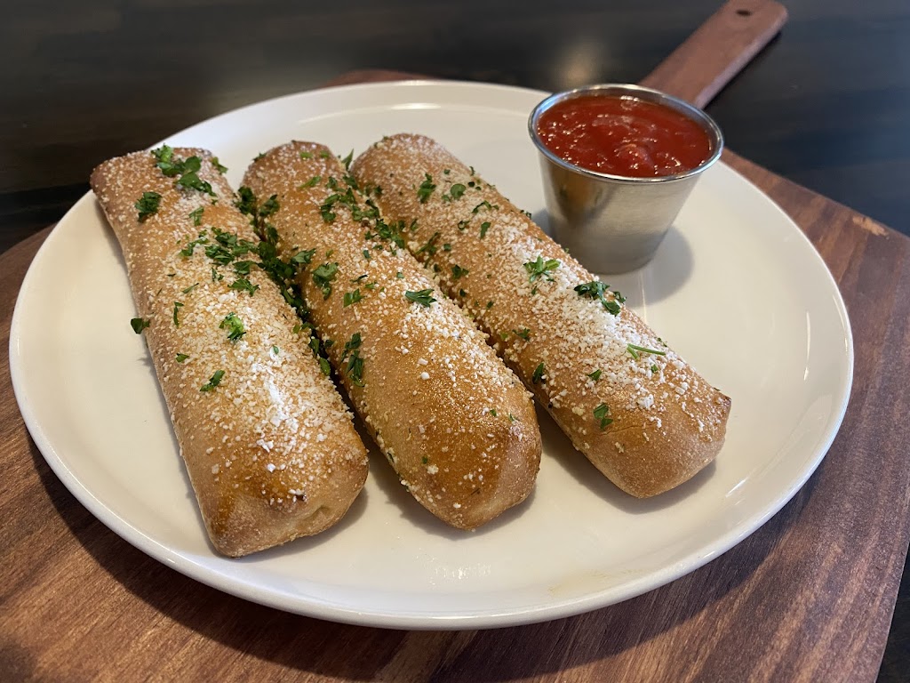 Sauced Pizzeria & Bar | restaurant | 114 S Washington St, Hinsdale, IL 60521, USA | 6306544600 OR +1 630-654-4600