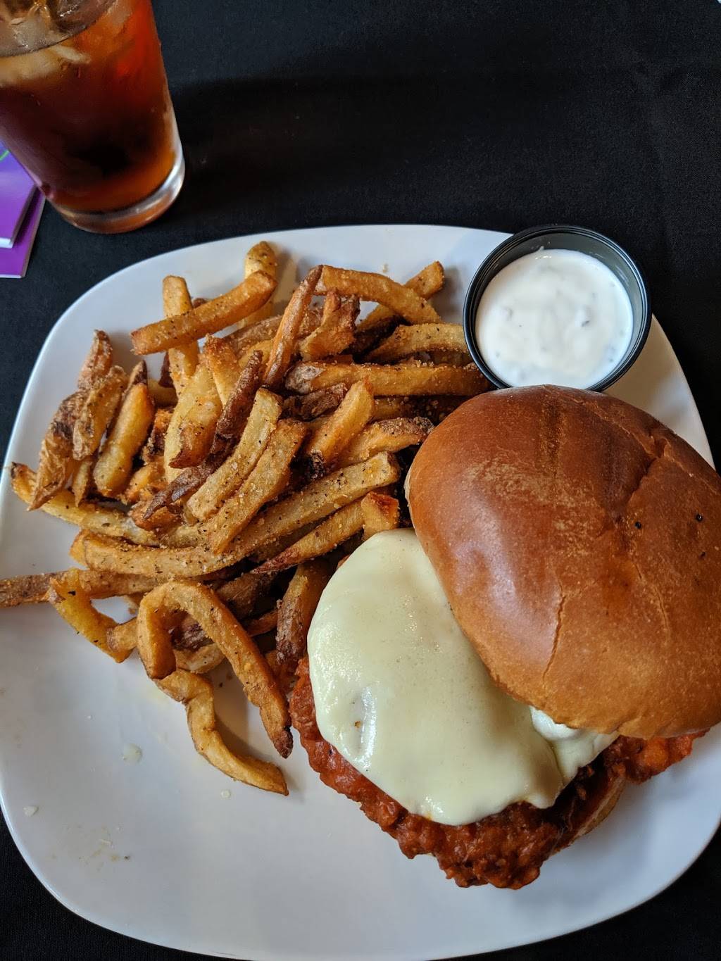 Au Jus | restaurant | 131 Main St, Windsor, VT 05089, USA | 8026744638 OR +1 802-674-4638