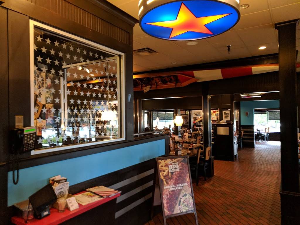 TGI Fridays | restaurant | 2443 N Squirrel Rd, Auburn Hills, MI 48326, USA | 2483409771 OR +1 248-340-9771