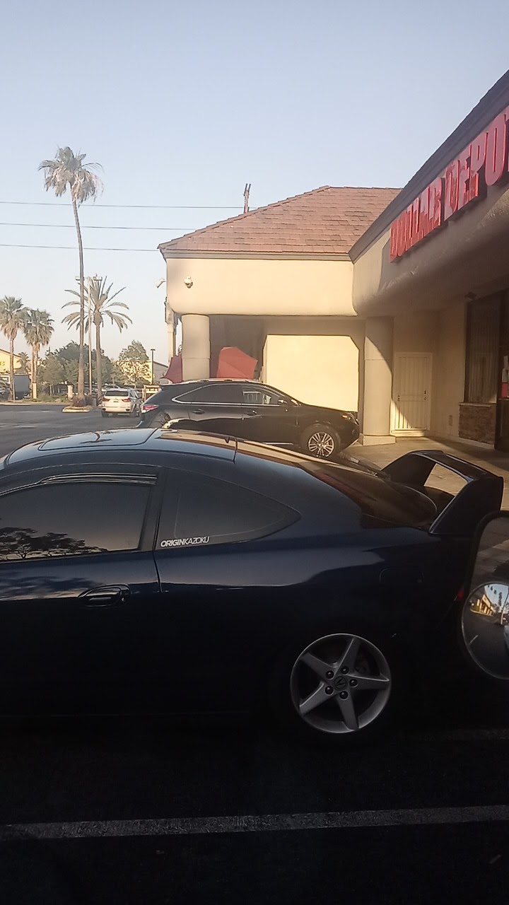 Kickin Crab | restaurant | 12130 E Carson St, Hawaiian Gardens, CA 90716, USA | 5624200111 OR +1 562-420-0111