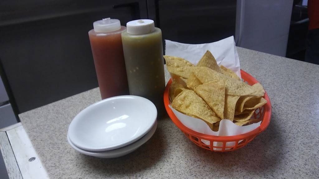 Tacos y Más | restaurant | 548 Oliver, Wichita, KS 67218, USA | 3166121188 OR +1 316-612-1188