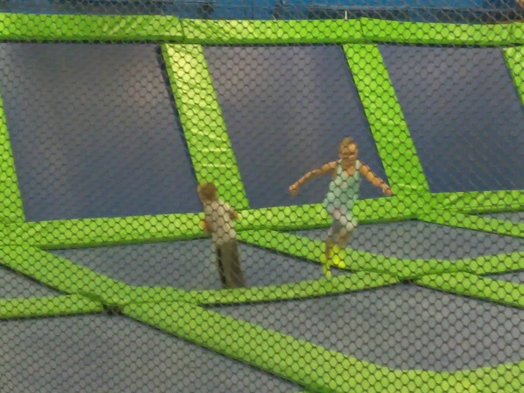 AirHeads Adventure Arena Orlando | restaurant | 33 W Pineloch Ave, Orlando, FL 32806, USA | 4074776753 OR +1 407-477-6753