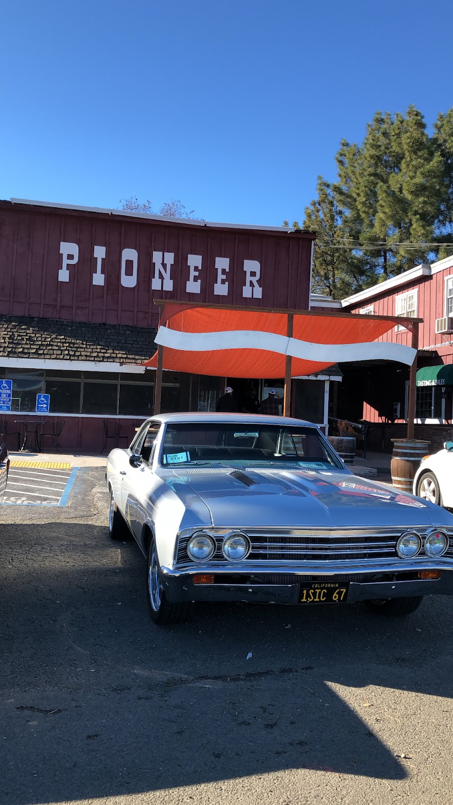 Pioneer Tap Room | restaurant | 4491 Suisun Valley Rd, Fairfield, CA 94534, USA | 7072088408 OR +1 707-208-8408