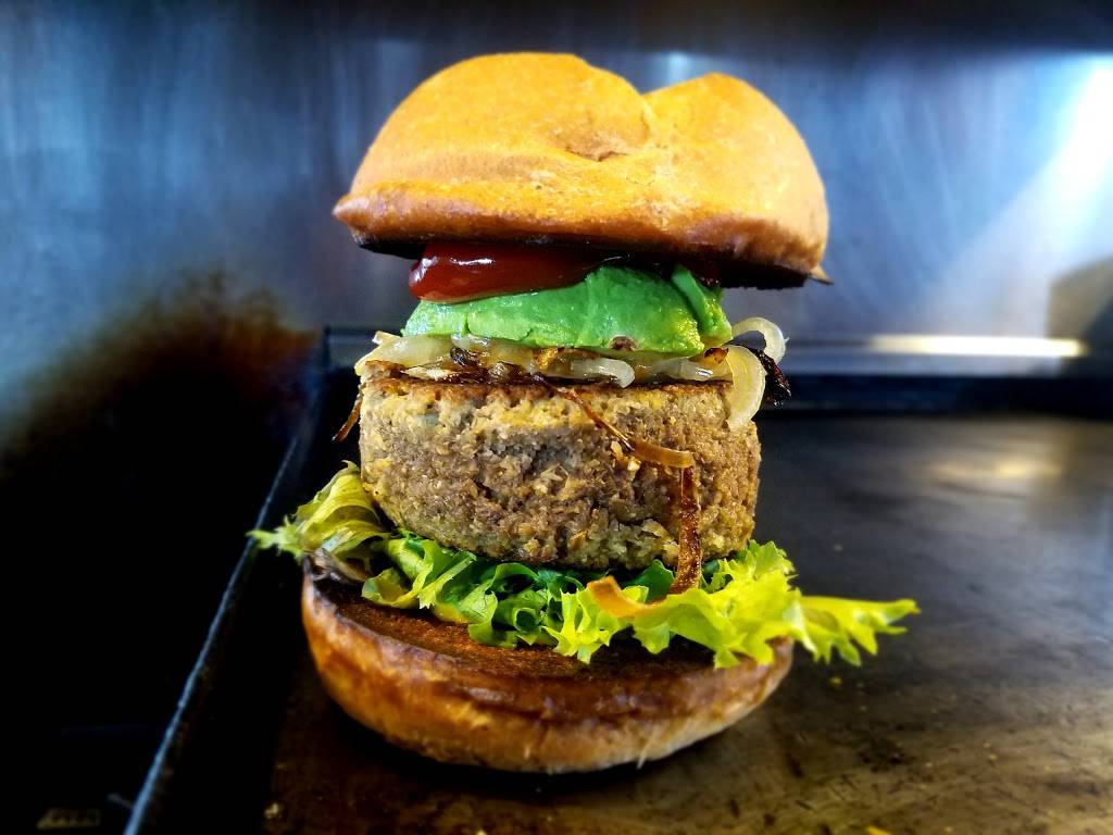 Majani Restaurant | restaurant | 7167 S Exchange Ave, Chicago, IL 60649, USA | 7733594019 OR +1 773-359-4019