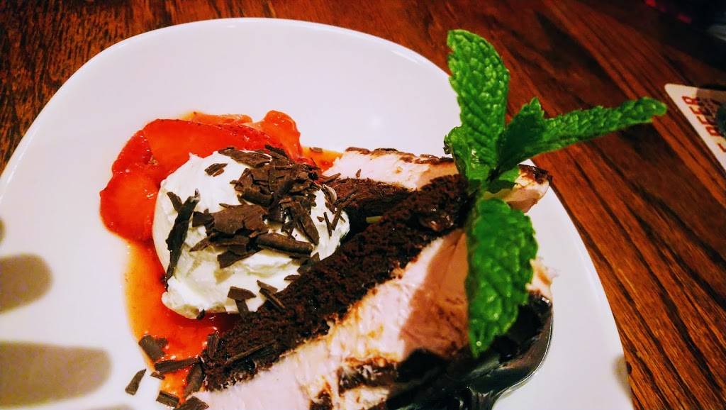 Outback Steakhouse | restaurant | 2181 Snelling Ave N, Roseville, MN 55113, USA | 6516971224 OR +1 651-697-1224