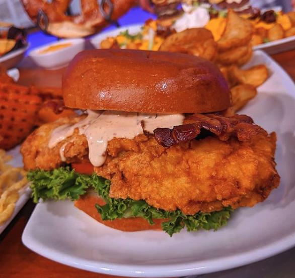 Apex Entertainment Virginia Beach | restaurant | 4621 Columbus St #100, Virginia Beach, VA 23462, USA | 7576788666 OR +1 757-678-8666