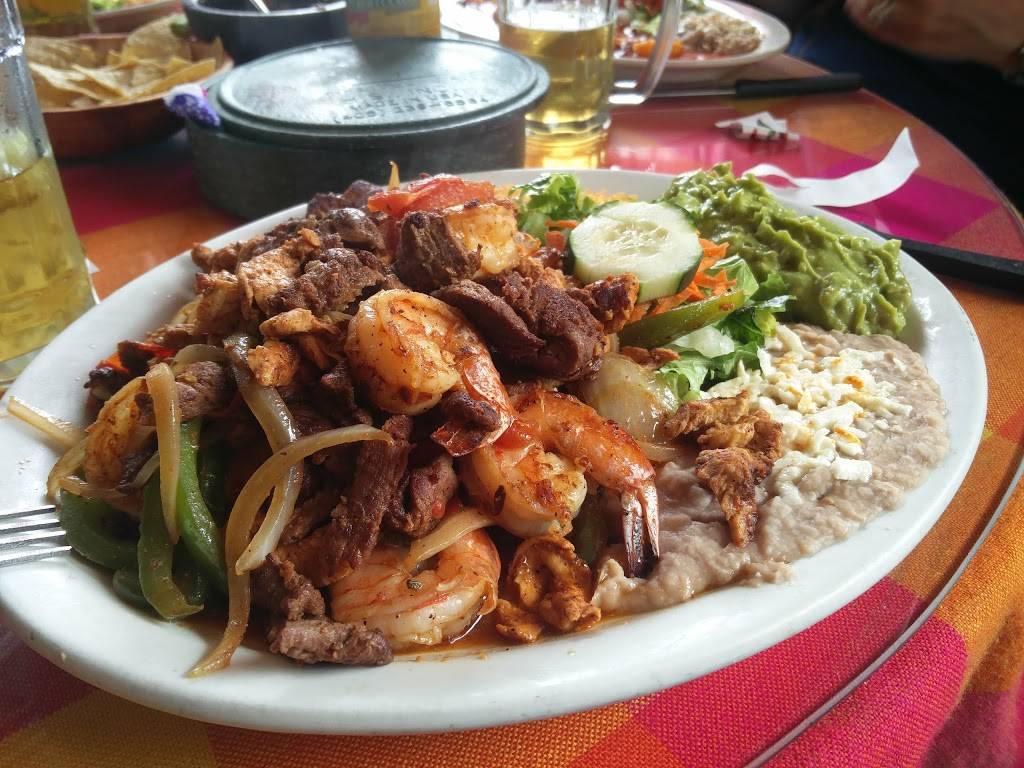 Manjares Restaurant | restaurant | 2230 S Ashland Ave, Chicago, IL 60608, USA | 7732543663 OR +1 773-254-3663