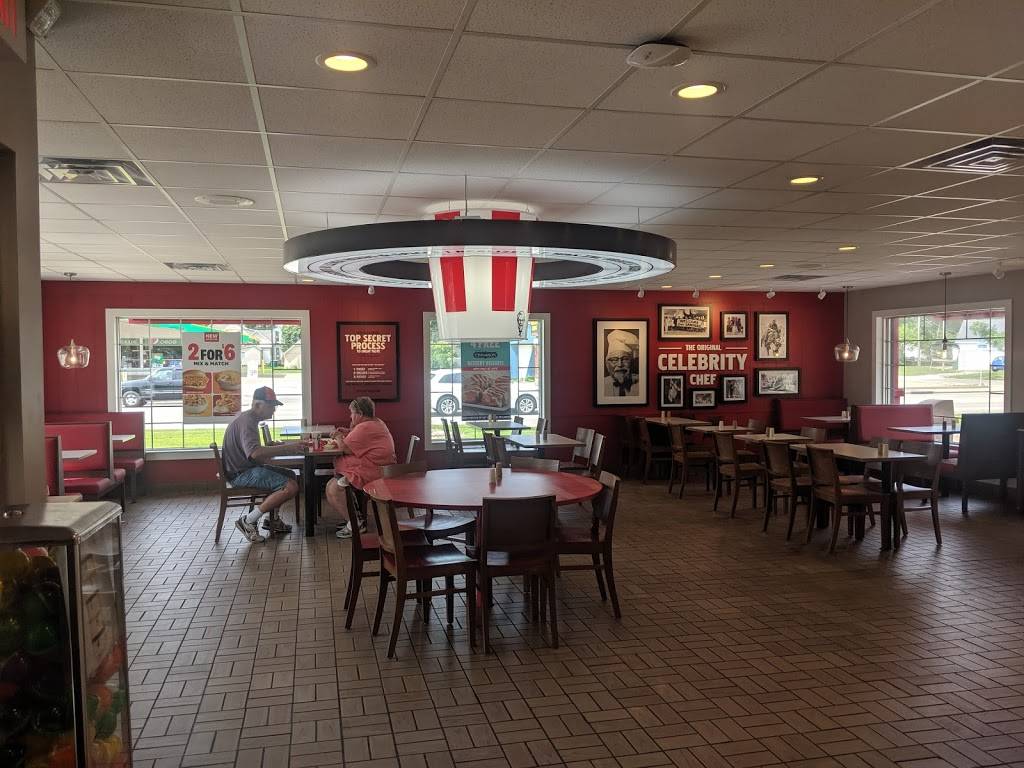 KFC | restaurant | 615 E Jackson, Macomb, IL 61455, USA | 3098334125 OR +1 309-833-4125